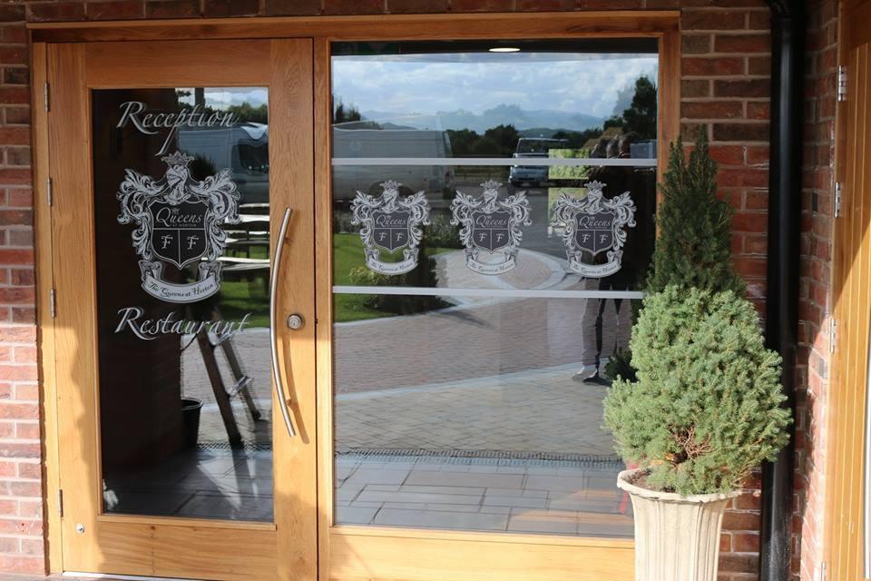 The Queens At Horton Telford Eksteriør bilde